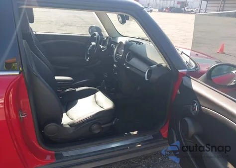 2013 Mini Hardtop Cooper из США, поврежденный, VIN WMWSU3C55DT682736